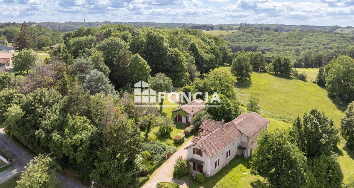 Maison à COURSAC