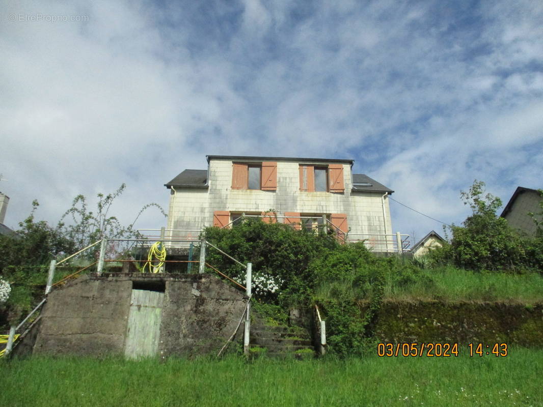Maison à CHATEAU-CHINON(VILLE)