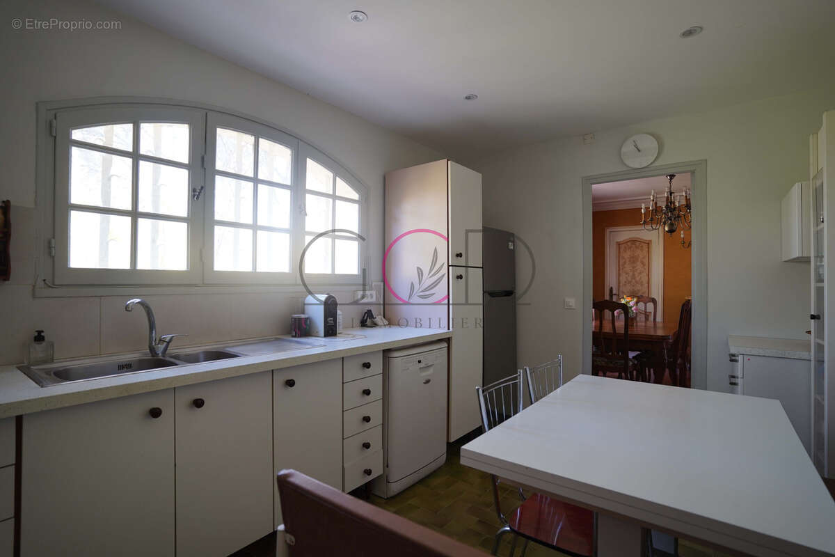 Maison à VENTABREN
