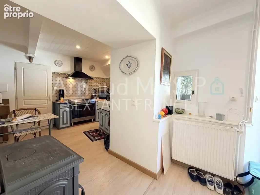 Maison en pierres avec atelier dans village tranquil prise - photo 5