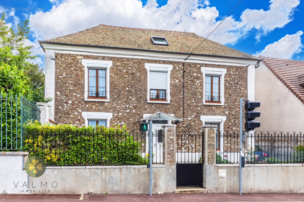 Maison à ORGERUS