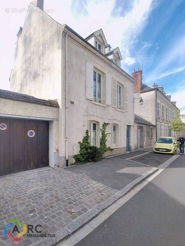 Maison 168 m² à Orleans  - photo 2