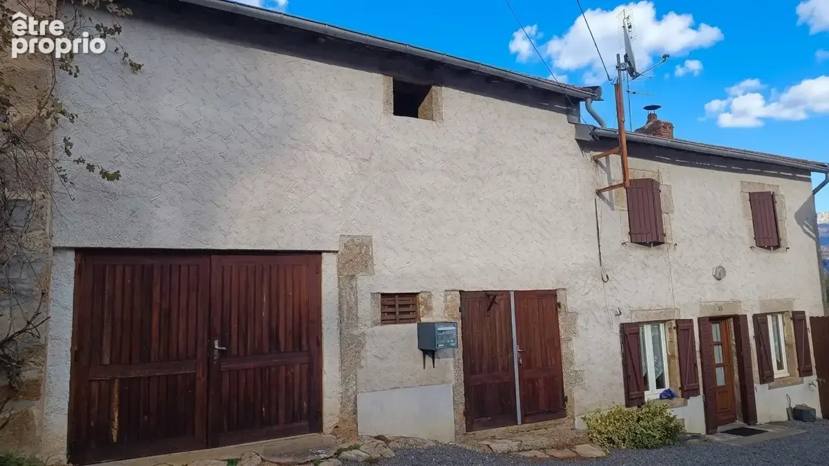 SAINT-CLÉMENT   Charmante maison en pierre avec terrain - photo 1
