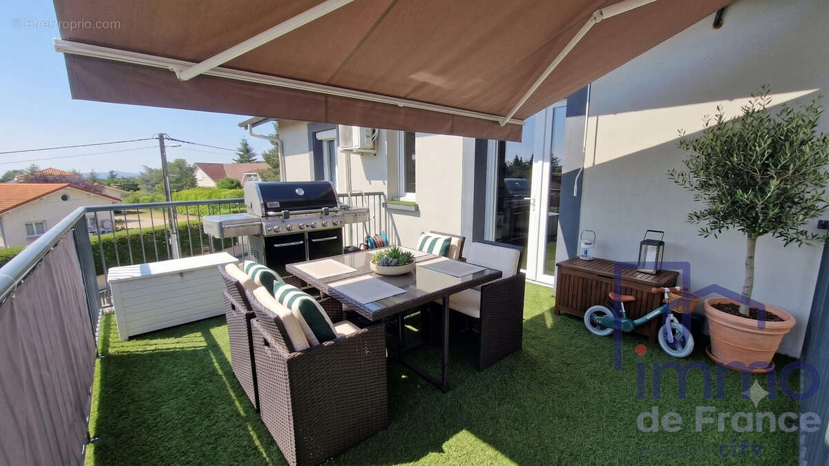 TERRASSE ACTUELLE - Appartement à SAINT-JUST-SAINT-RAMBERT