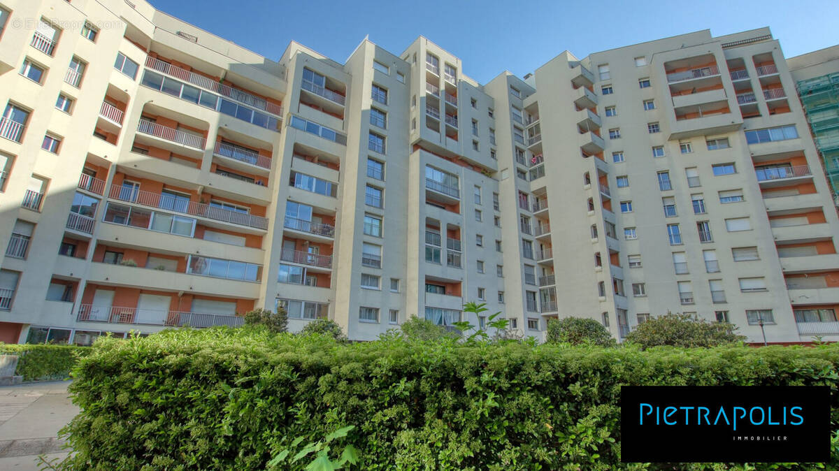 Appartement à SAINT-ETIENNE