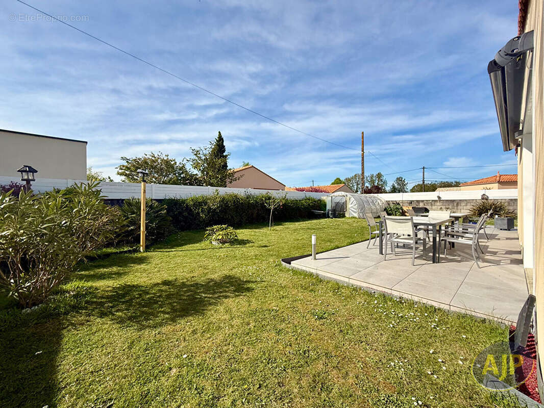 Maison à SAINT-LEGER-LES-VIGNES