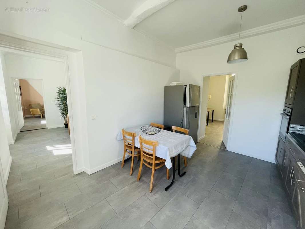 Appartement à CONTES