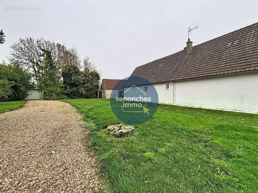 Maison à CHATEAUNEUF-EN-THYMERAIS