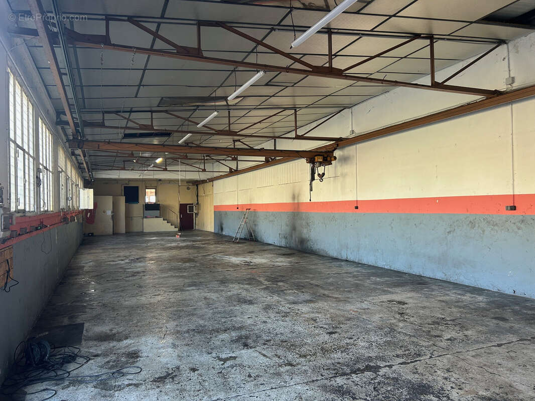 Commerce à DECINES-CHARPIEU