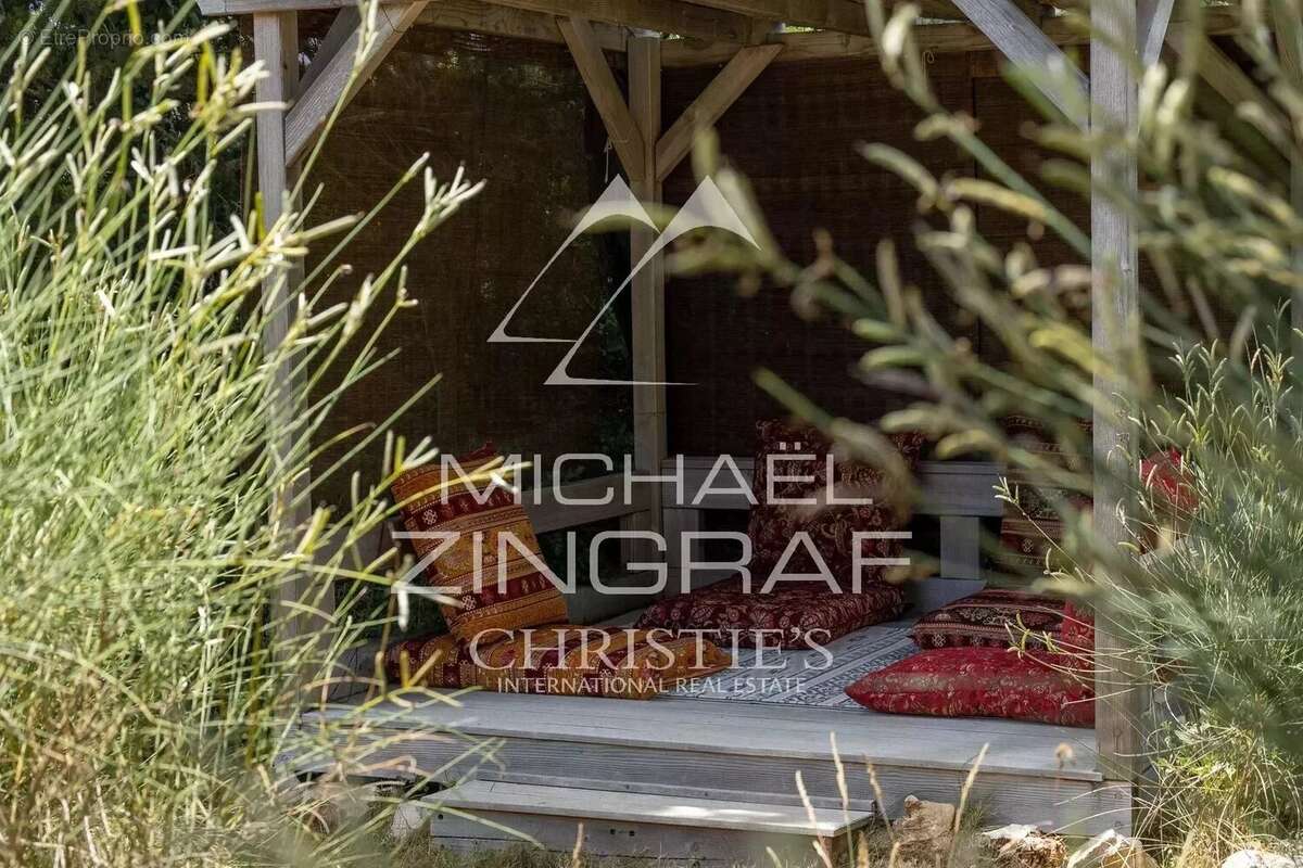 Maison à SAINT-CEZAIRE-SUR-SIAGNE