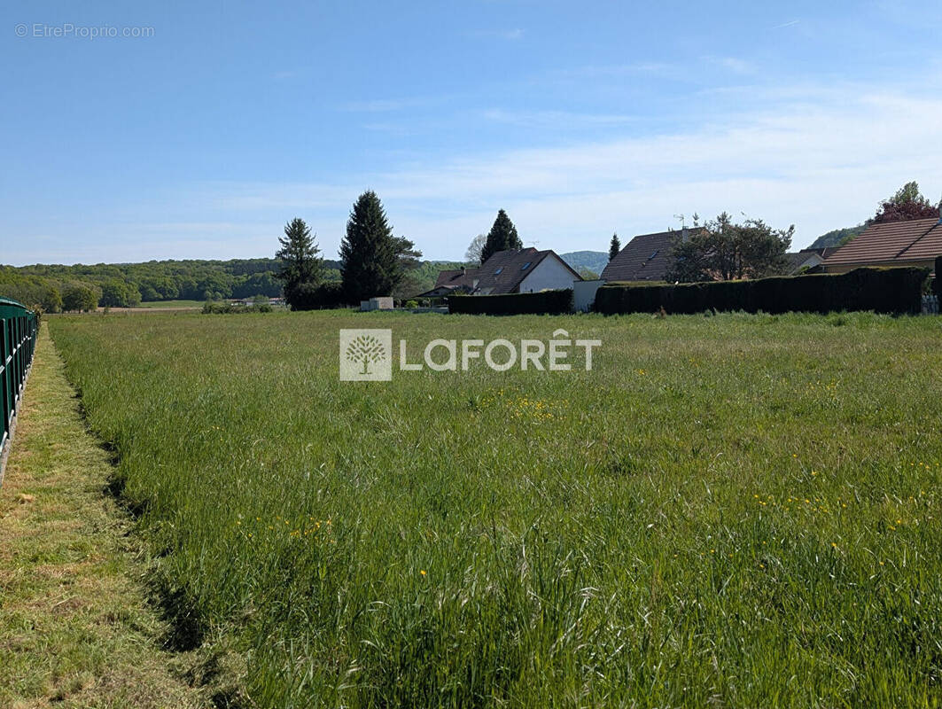 Terrain à ROUTELLE