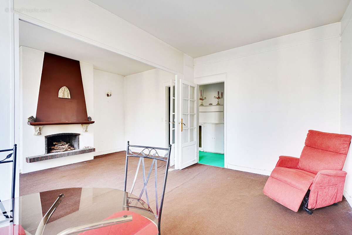 Appartement à PARIS-18E