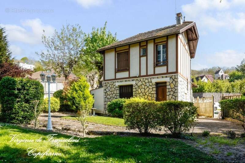 Maison à SAINT-MAUR-DES-FOSSES