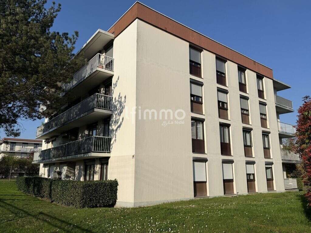 Appartement à VAUJOURS