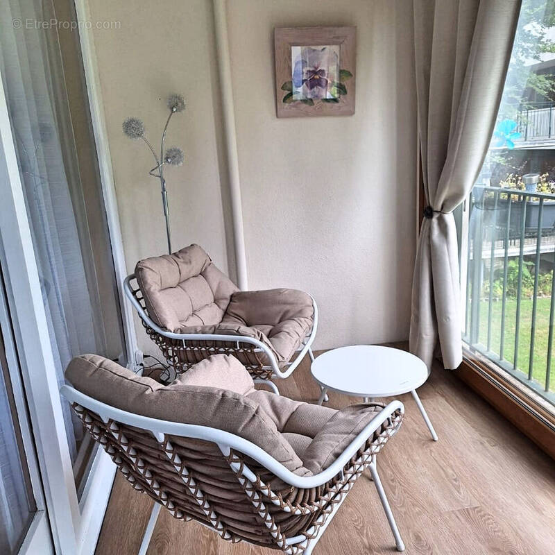 Appartement à LE COUDRAY-MONTCEAUX