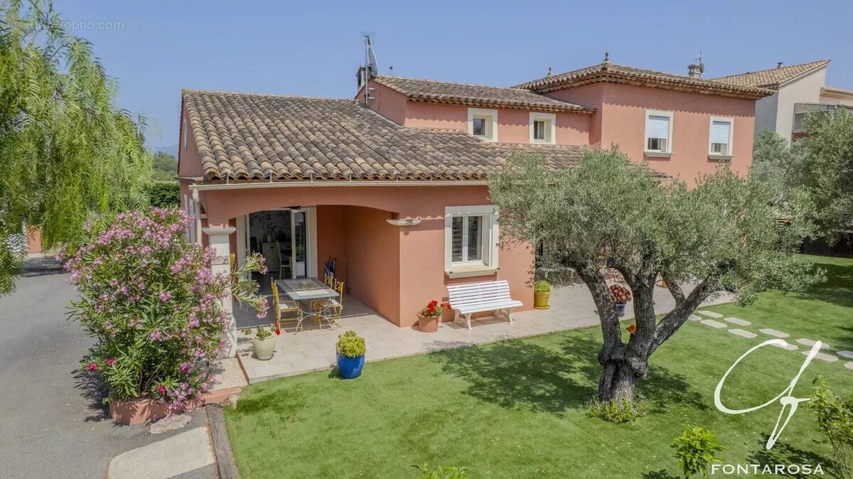 Maison à PUGET-SUR-ARGENS