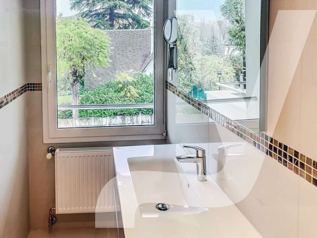 Chennevières-sur-Marne à la limite de La Varenne- Belle maison récente - photo 11