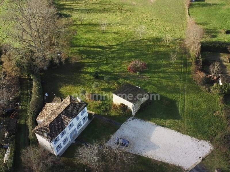 Maison à SAVIGNAC-DE-L'ISLE