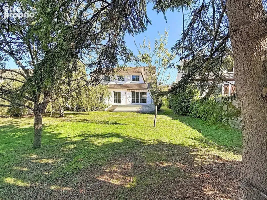 Maison Neauphle Le Château 8 pièce(s) 137.40 m2 - photo 3