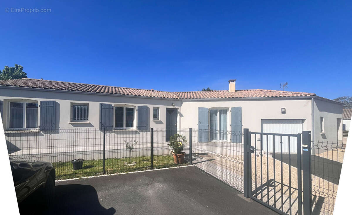 Maison à SAINTE-SOULLE