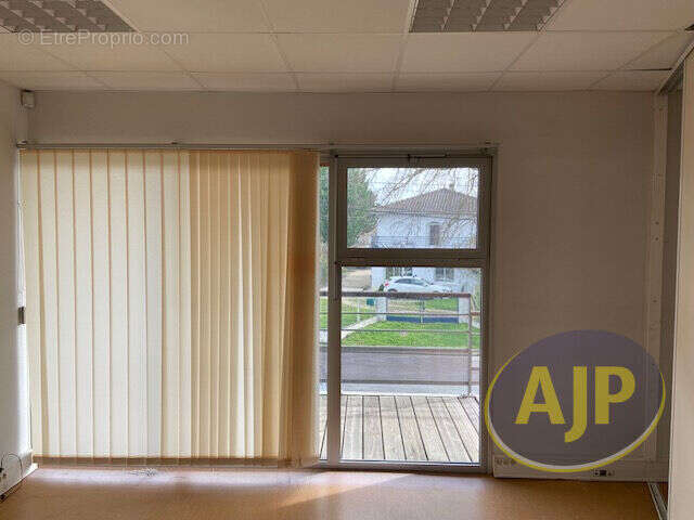 Commerce à LESPARRE-MEDOC