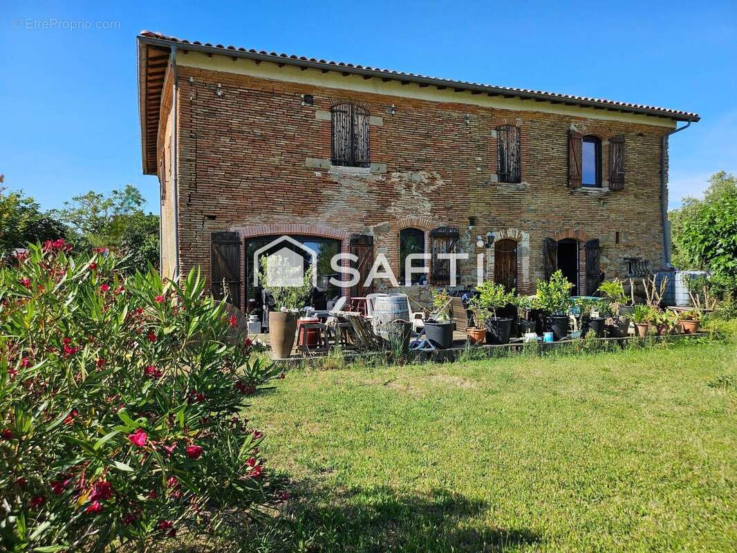 Photo 2 - Maison à SAINT-SULPICE