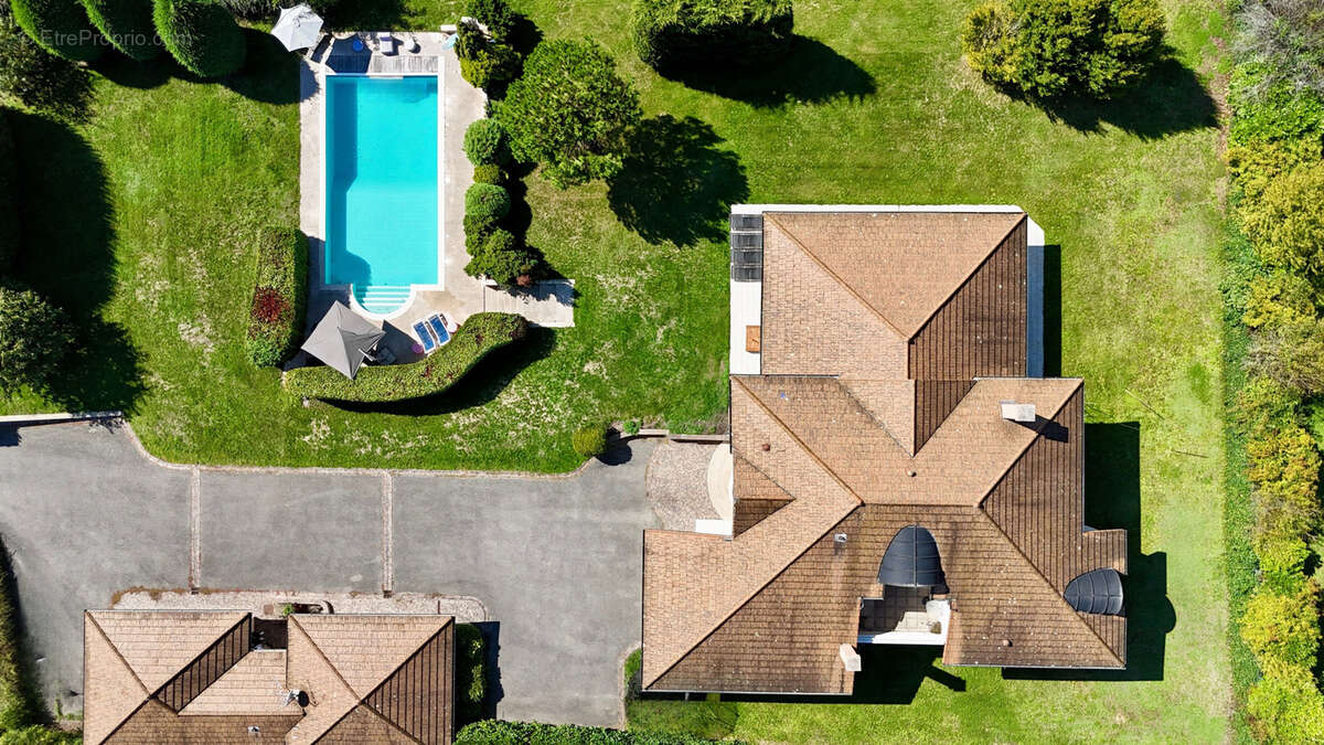 Maison à DIVONNE-LES-BAINS