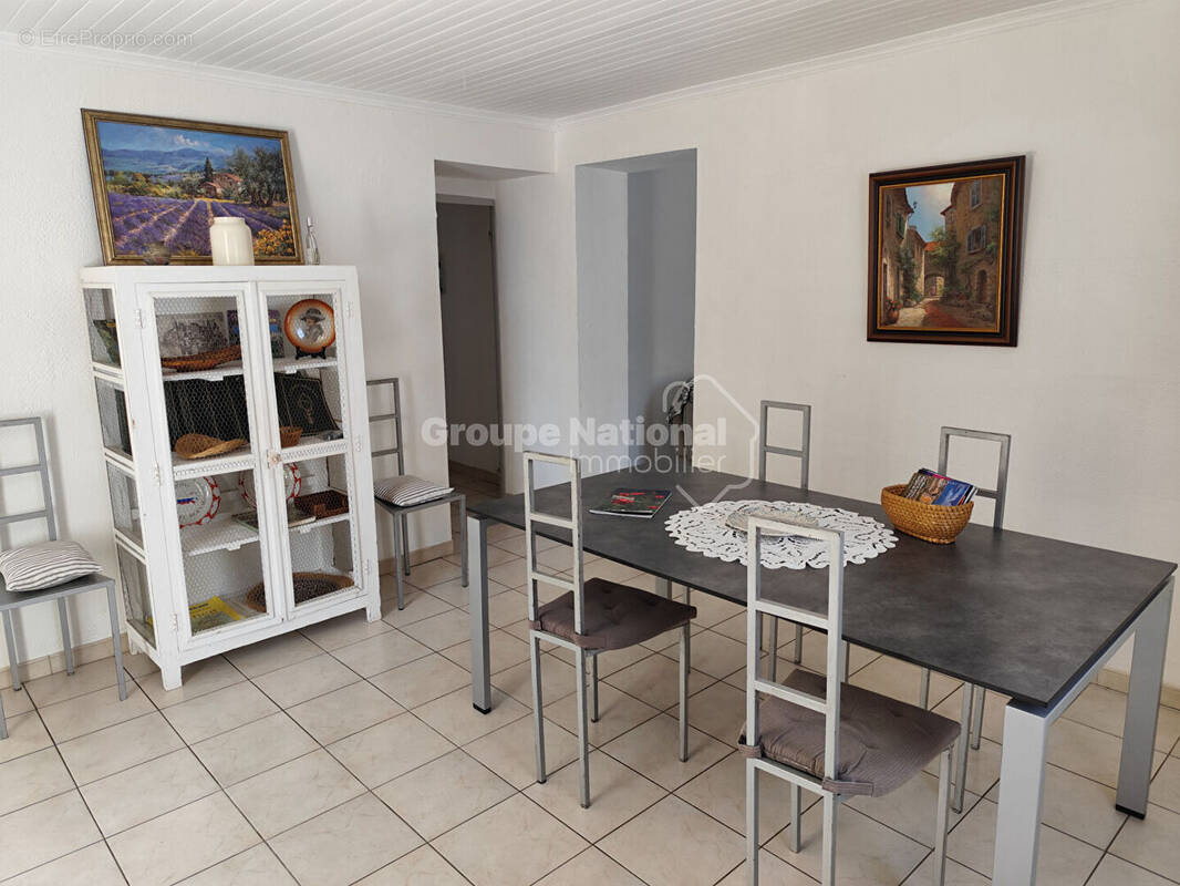 Appartement à JONQUIERES