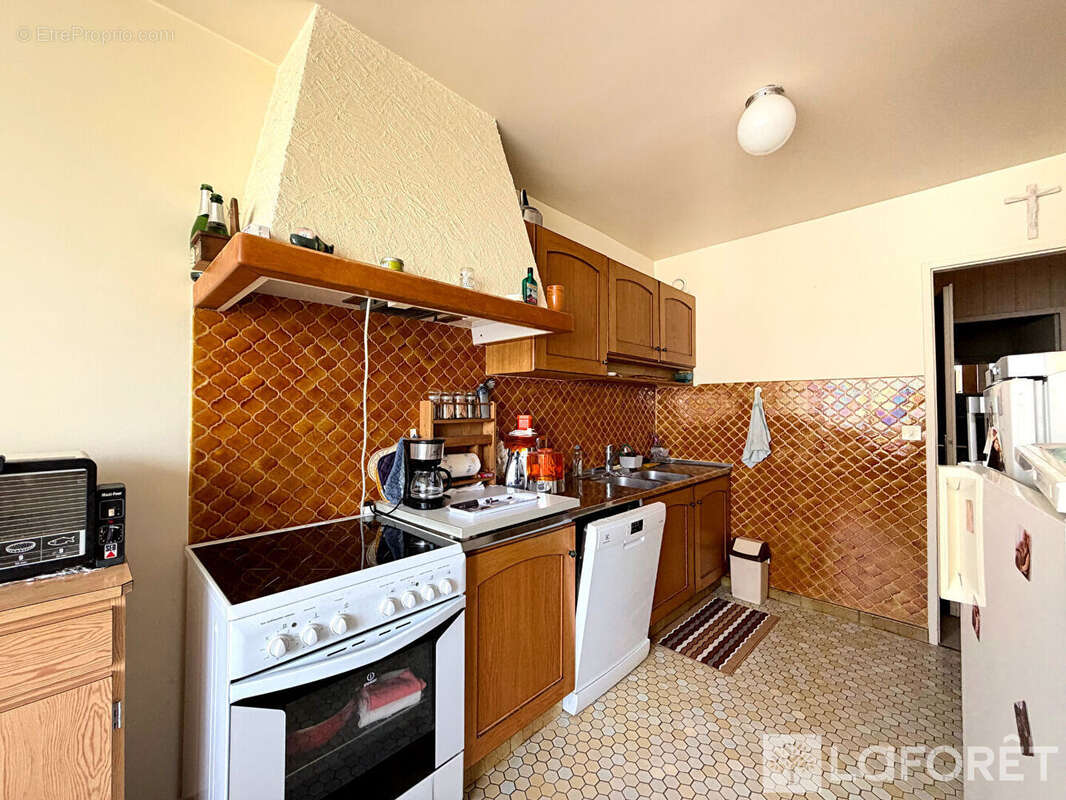 À vendre, appartement T4 avec deux balcons, box et cave - photo 5