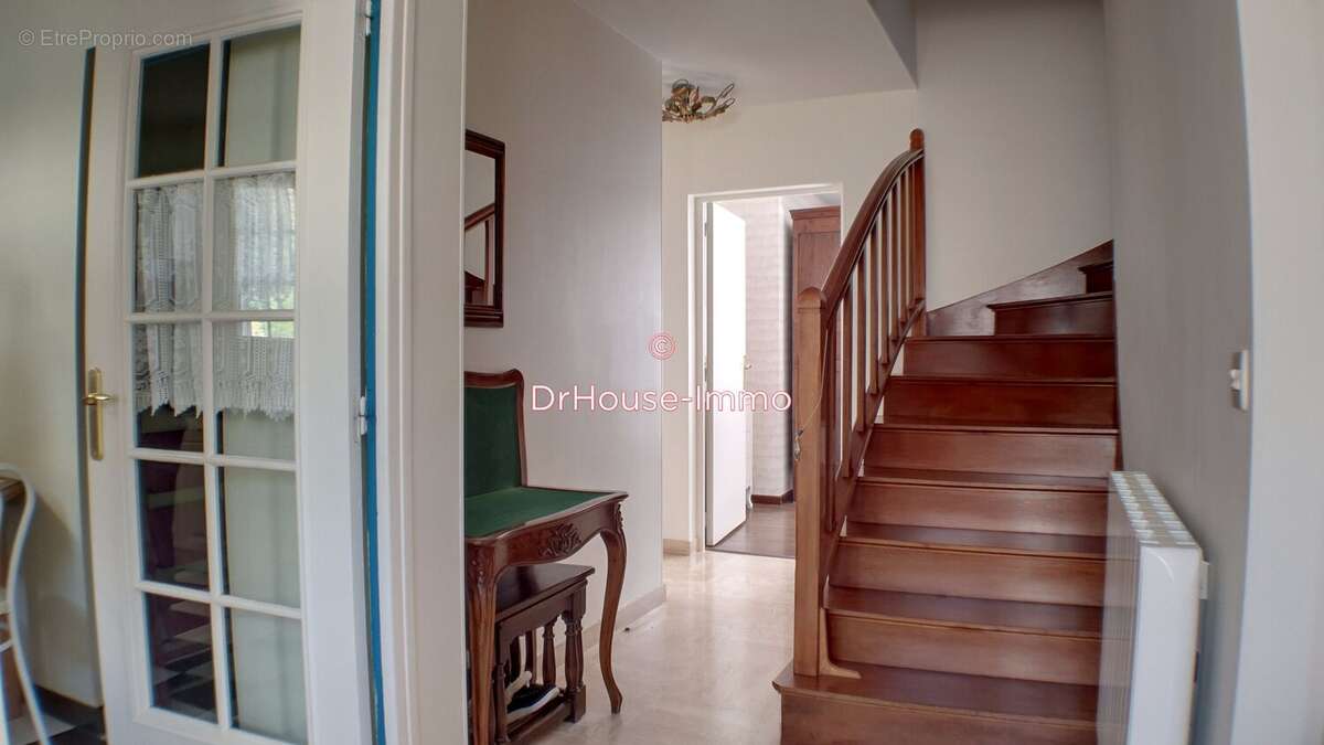 Maison à CONCHES-SUR-GONDOIRE