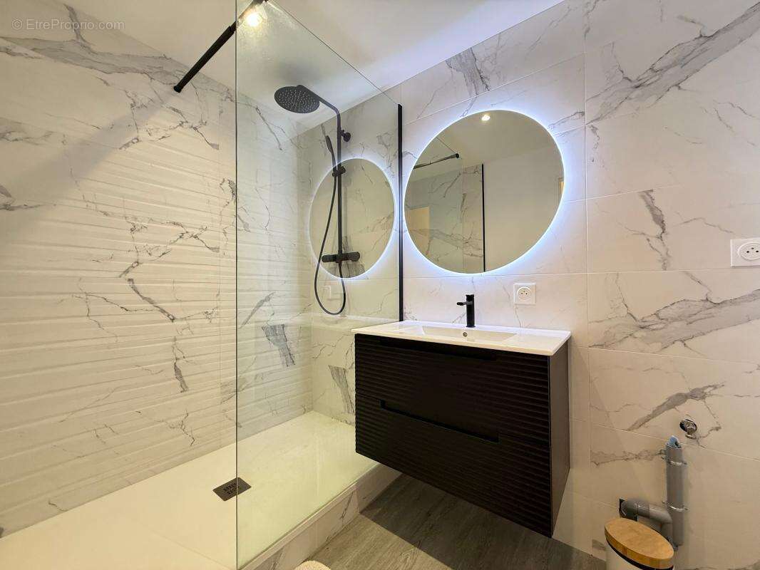 Superbe APPARTEMENT rénové à proximité immédiate des commerces - photo 13