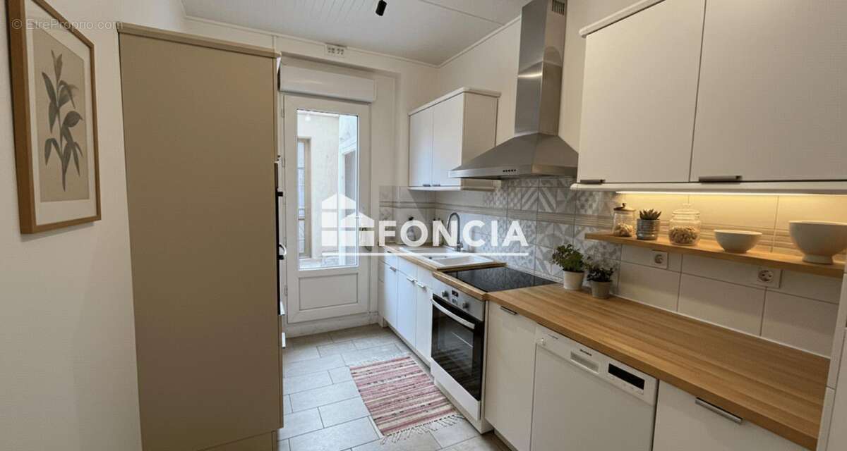 Appartement à MARSEILLE-6E