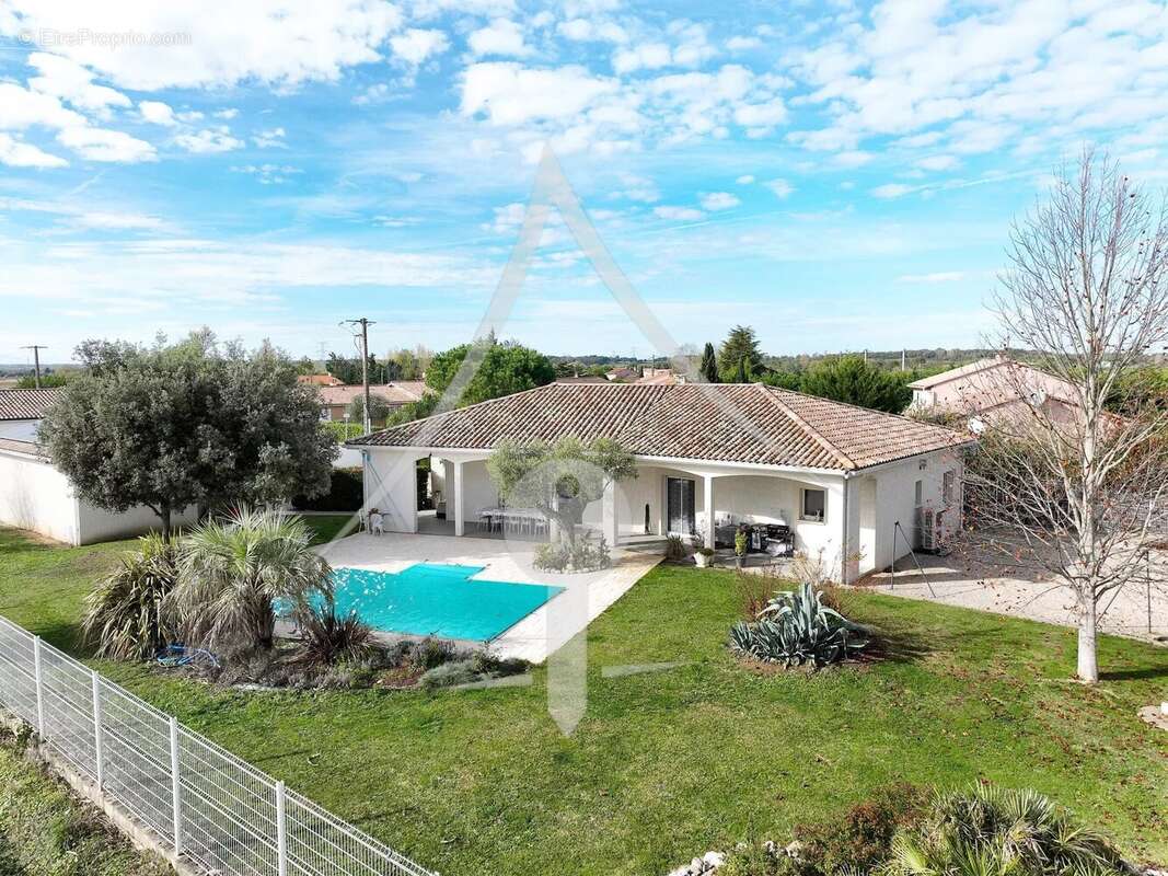 Maison à LAVERNOSE-LACASSE