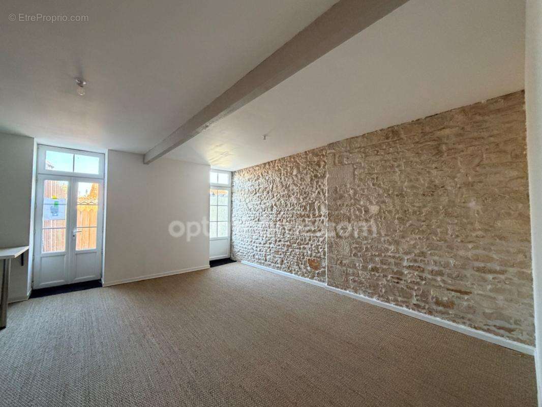 Immeuble de rapport clé en main en plein centre de marans  17230 - photo 6
