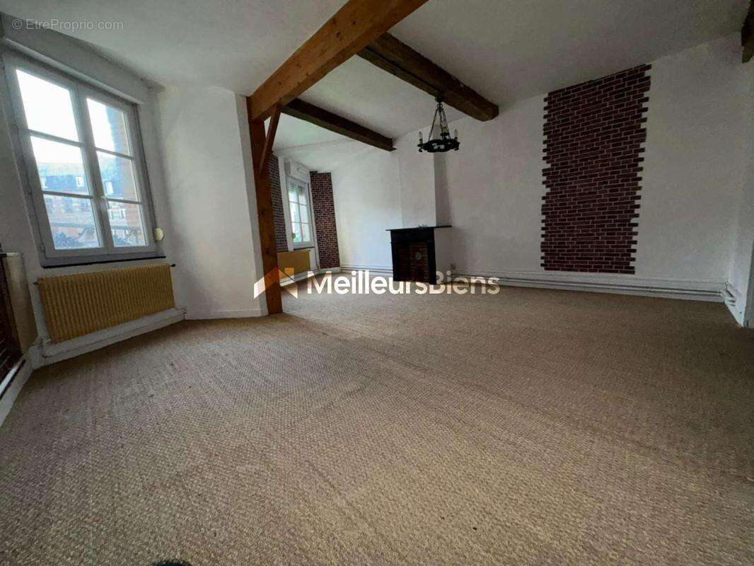 Appartement à AVESNES-SUR-HELPE