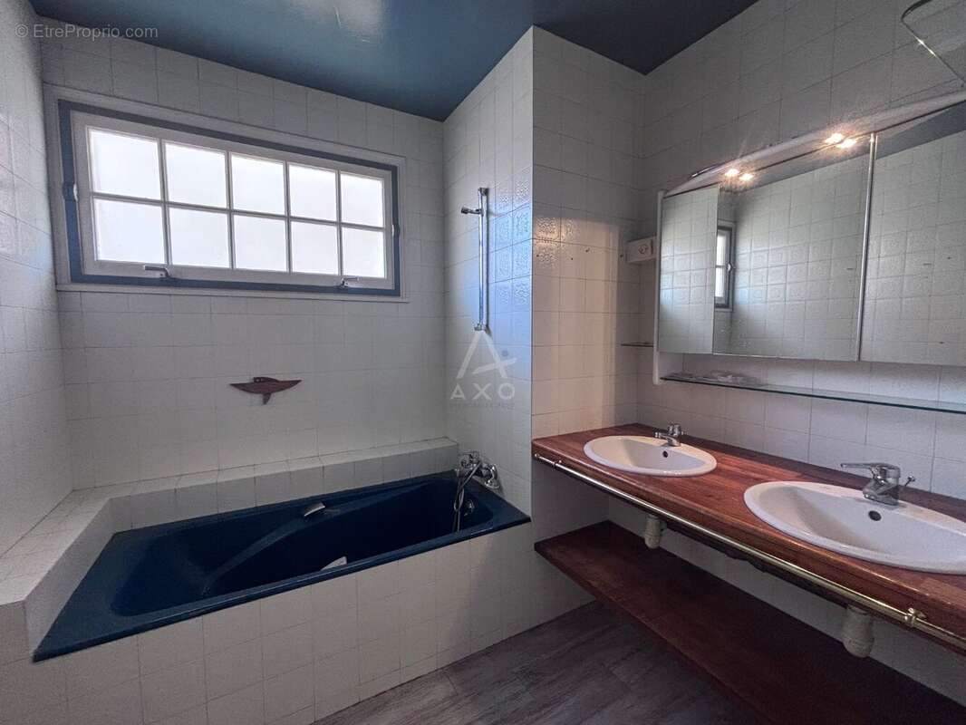 Propriété de caracttère du XIXème siécle - 265 m² avec piscine sur terrain de 1320 m² - photo 17