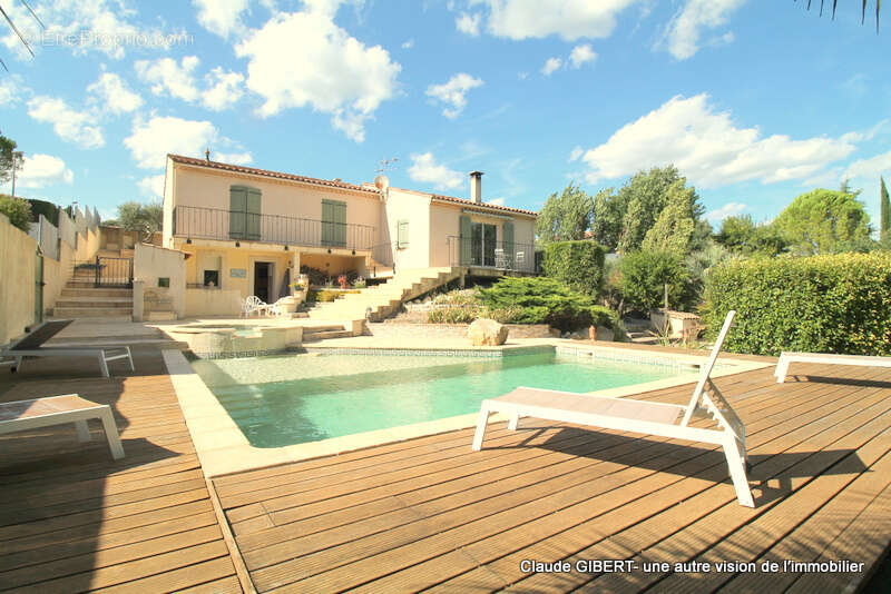 Maison à VAILHAUQUES