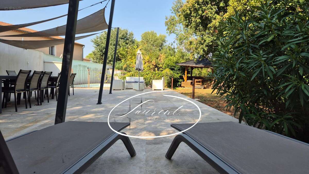 Maison à VEZENOBRES