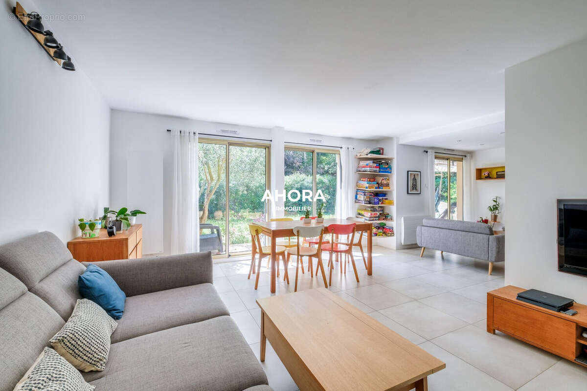 Appartement à MARSEILLE-9E