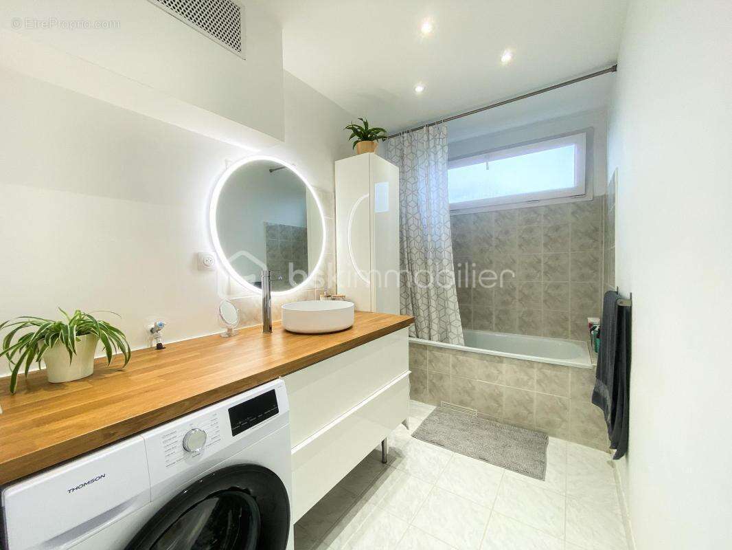 Appartement à BRIE-COMTE-ROBERT