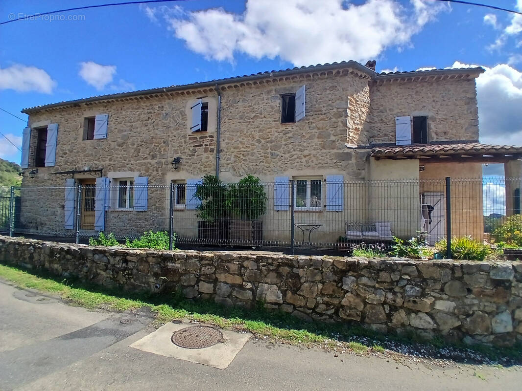 Maison à LAVAL-PRADEL