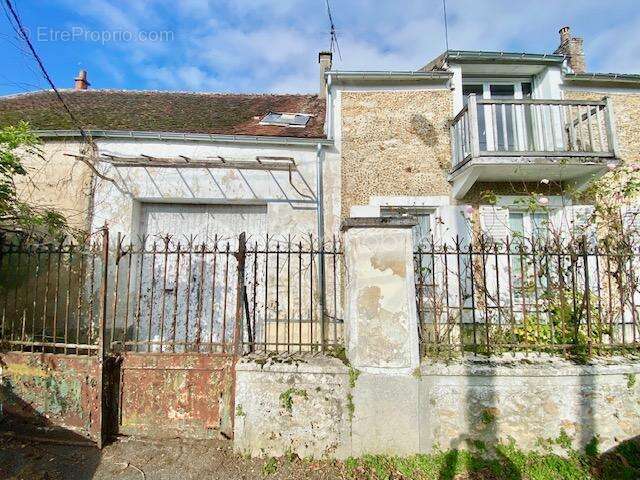 Maison à OZOUER-LE-VOULGIS