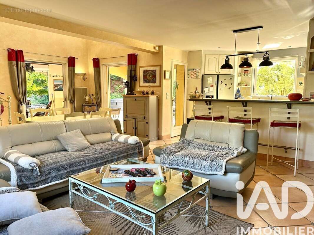 Photo 5 - Maison à ROQUEBRUNE-SUR-ARGENS