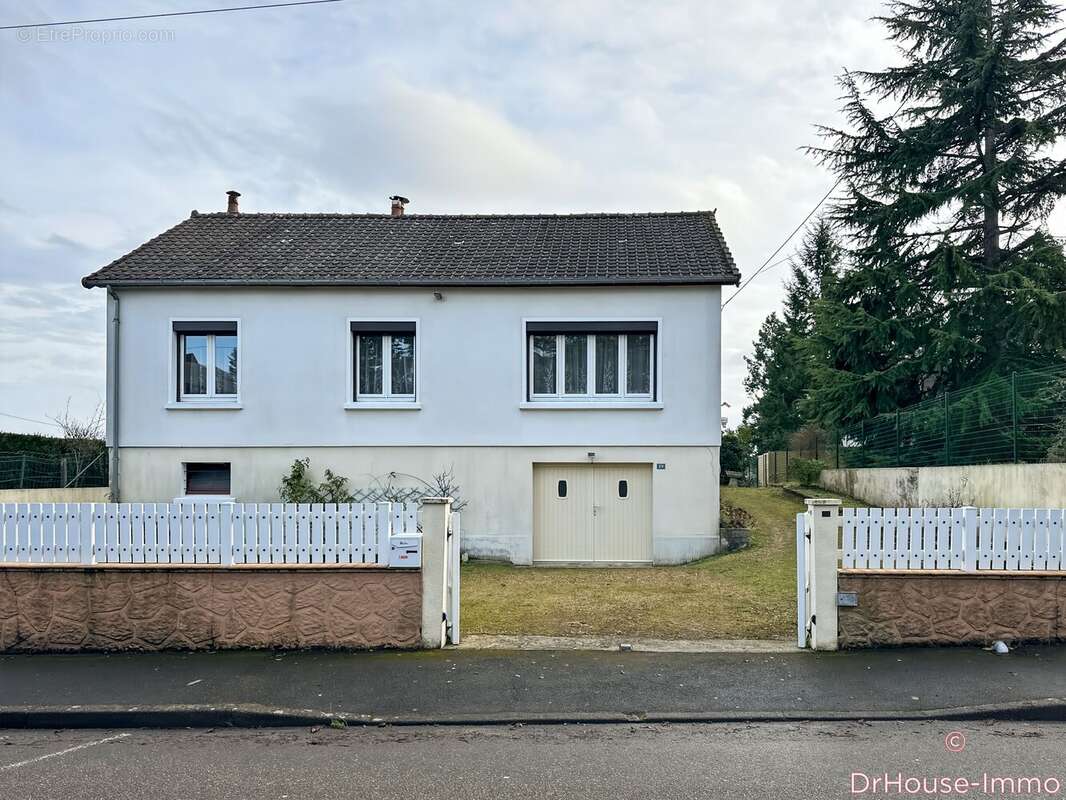 Maison à CHAMPAGNE
