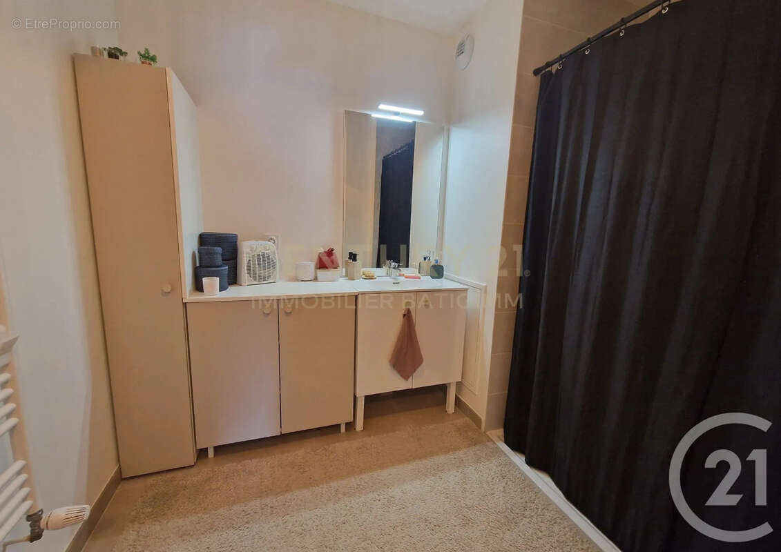 Appartement à L'ISLE-D'ABEAU