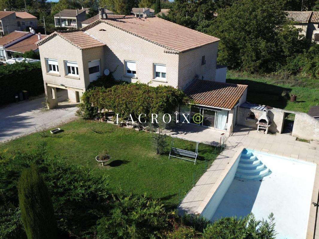 Maison à PERNES-LES-FONTAINES