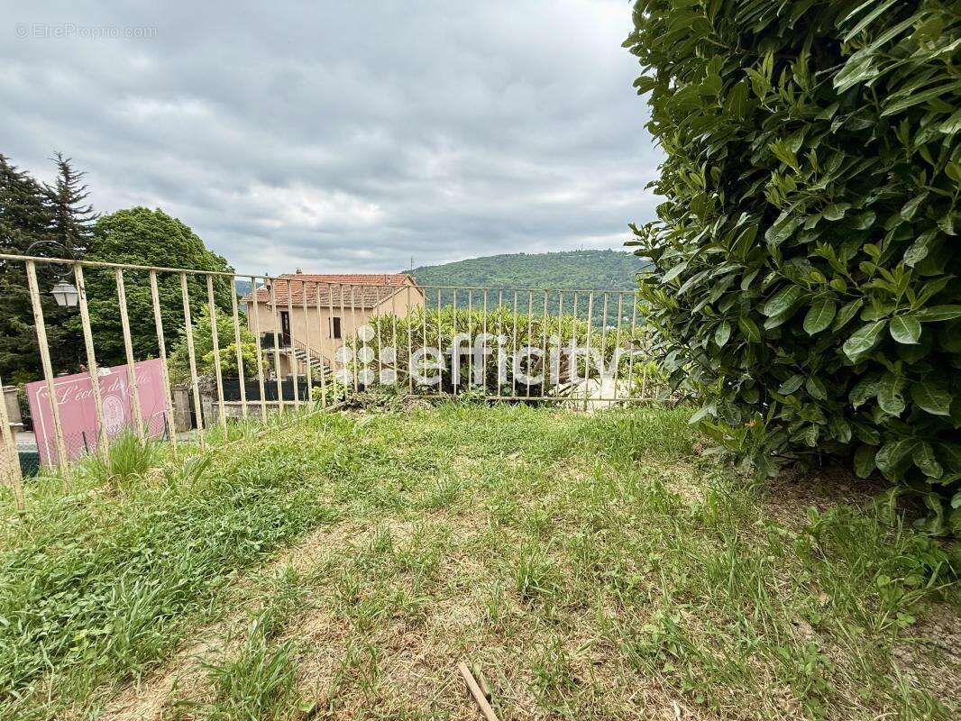 Appartement à LE BAR-SUR-LOUP