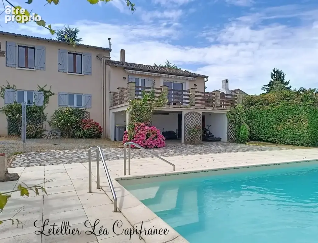 Maison à AZAY-LE-BRULE