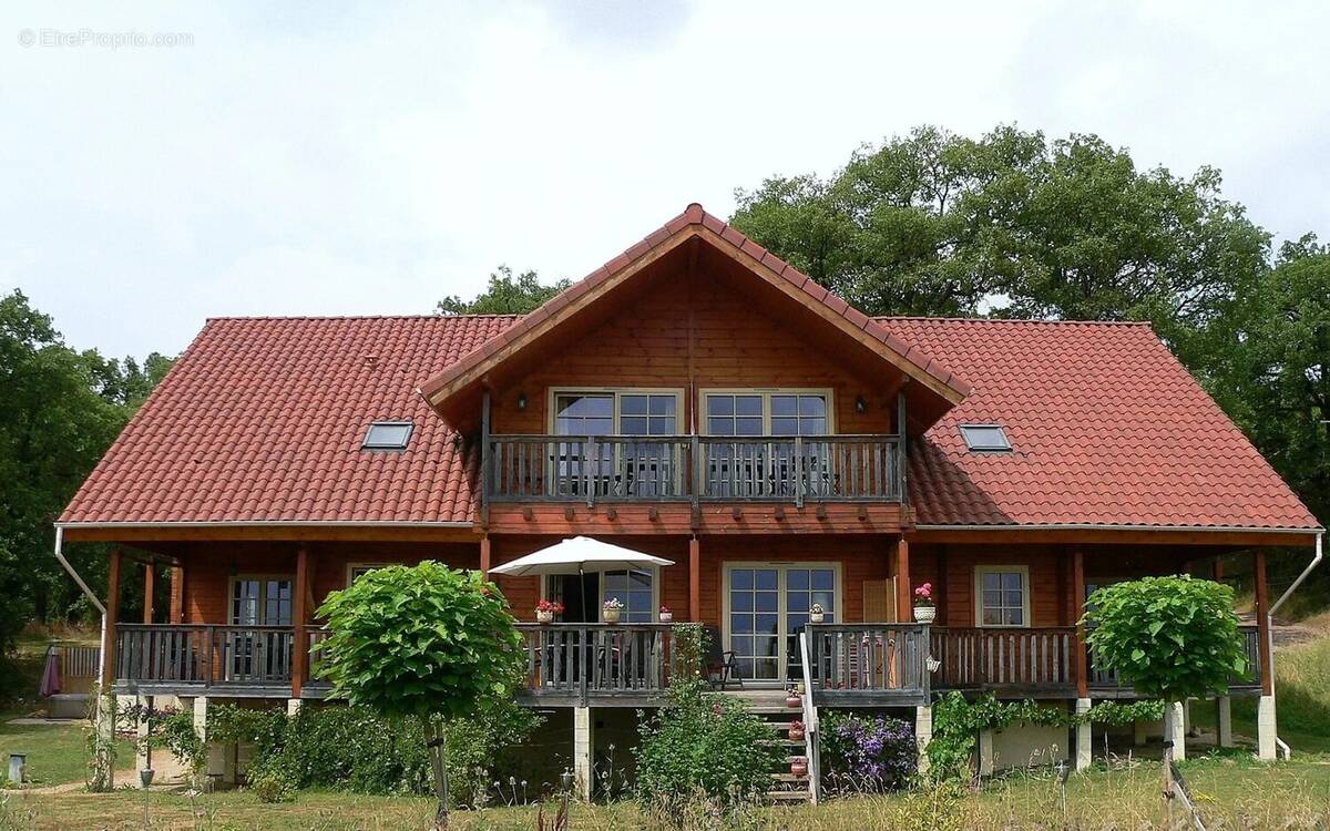 Maison à AUTOIRE