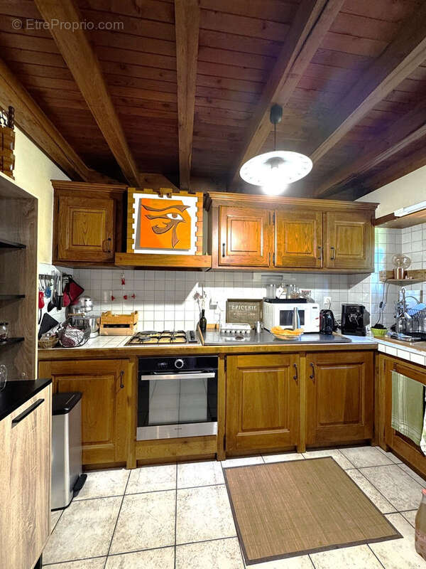 Maison à SALLES-CURAN